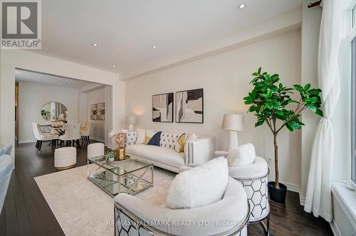 71 Titan Trail, Markham, ON - Indoor Photo Showing Living Room
