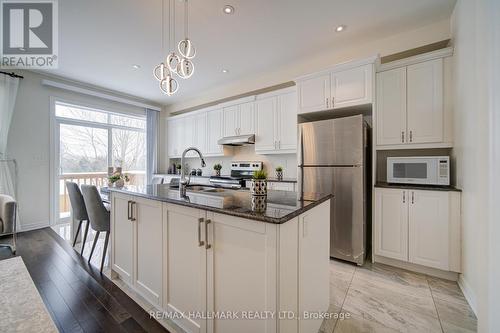 71 Titan Trail, Markham, ON - Indoor Photo Showing Kitchen With Stainless Steel Kitchen With Upgraded Kitchen
