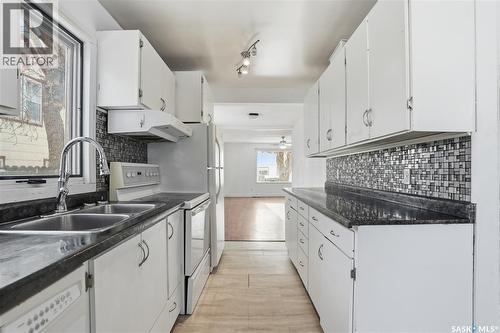 10 Connaught Place, Saskatoon, SK - Indoor Photo Showing Kitchen With Double Sink