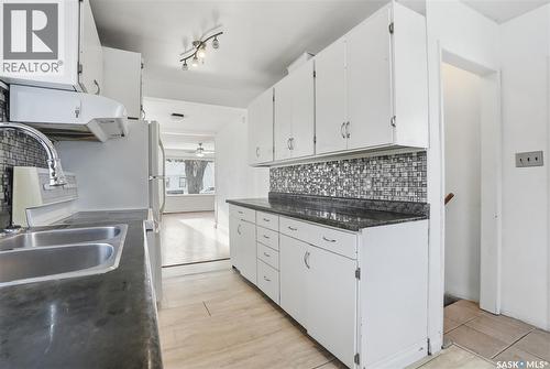 10 Connaught Place, Saskatoon, SK - Indoor Photo Showing Kitchen With Double Sink