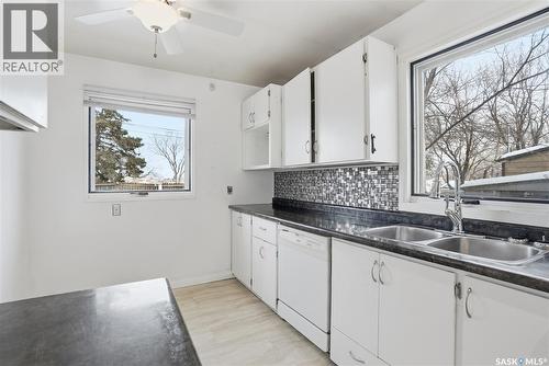 10 Connaught Place, Saskatoon, SK - Indoor Photo Showing Kitchen With Double Sink