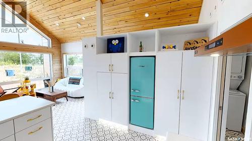 6 Moki Bay, Kenosee Lake, SK - Indoor