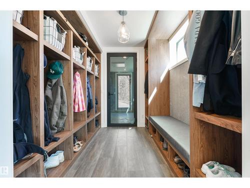 9213 97 St Nw, Edmonton, AB 