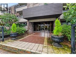 305 1266 W 13TH AVENUE  Vancouver, BC V6H 1N6