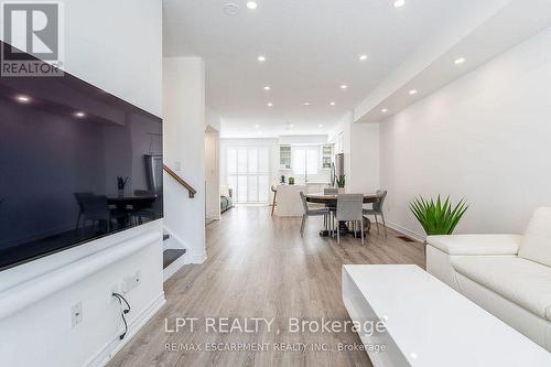 16 PLACE POLONAISE DRIVE PLACE POLONAISE DRIVE  Grimsby, ON L3M 0H3