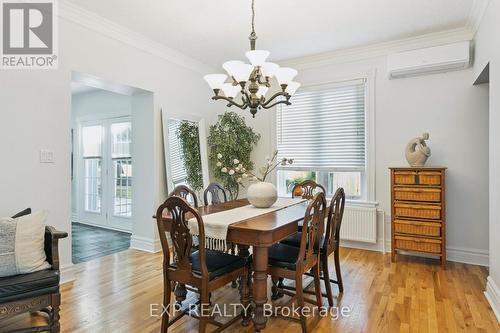132 Queen Street W, Cambridge, ON - Indoor Photo Showing Dining Room