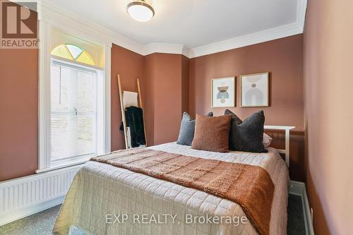 132 Queen Street W, Cambridge, ON - Indoor Photo Showing Bedroom