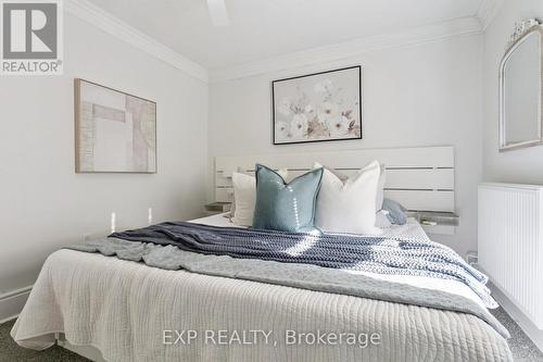 132 Queen Street W, Cambridge, ON - Indoor Photo Showing Bedroom