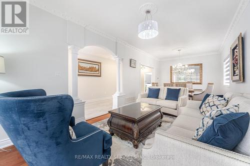 4 Runnymede Crescent, Brampton, ON - Indoor Photo Showing Living Room