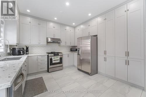4 Runnymede Crescent, Brampton, ON - Indoor Photo Showing Kitchen With Stainless Steel Kitchen With Double Sink With Upgraded Kitchen