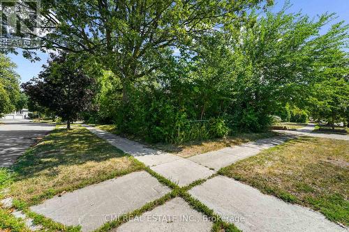 50 Apache Trail, Toronto, ON - Outdoor