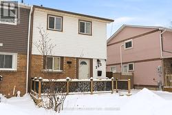 303 PHILLIP MURRAY AVENUE  Oshawa, ON L1J 1H1