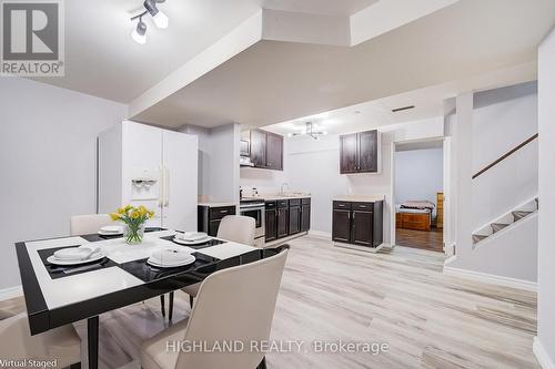 4781 Crystal Rose Drive, Mississauga, ON - Indoor Photo Showing Dining Room