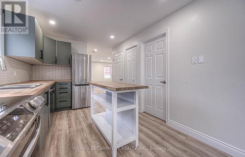 open concept - 30 Young Street W, Waterloo, ON - Indoor Photo Showing Kitchen