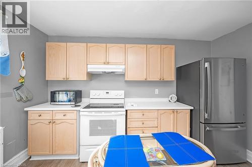 1088 King Street E, Hamilton, ON - Indoor Photo Showing Kitchen