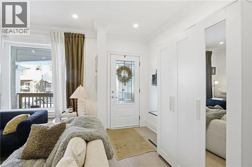 110 Kensington Avenue S, Hamilton, ON - Indoor