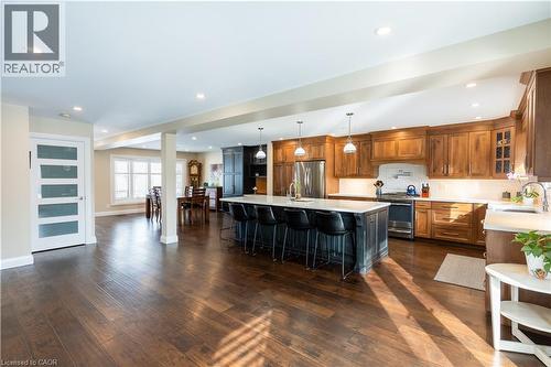 569 Rosseau Road, Hamilton, ON - Indoor Photo Showing Kitchen With Upgraded Kitchen