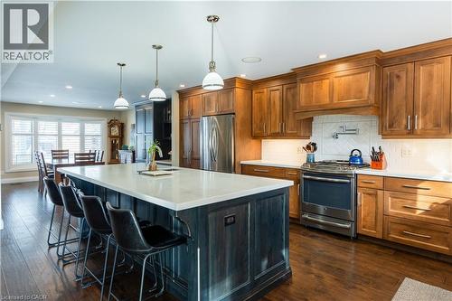 569 Rosseau Road, Hamilton, ON - Indoor Photo Showing Kitchen