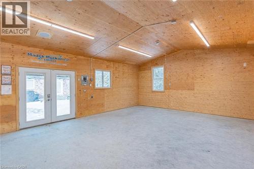 500 SQ FT workshop - 569 Rosseau Road, Hamilton, ON - Indoor Photo Showing Other Room