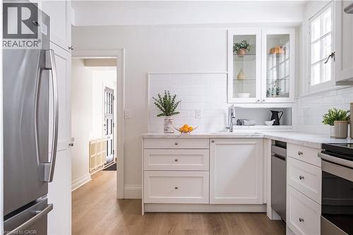 63 Dalewood Crescent, Hamilton, ON - Indoor Photo Showing Kitchen