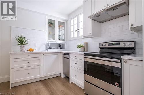 63 Dalewood Crescent, Hamilton, ON - Indoor Photo Showing Kitchen