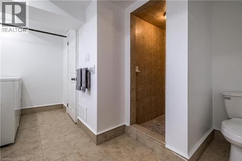 63 Dalewood Crescent, Hamilton, ON - Indoor Photo Showing Bathroom