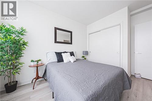 385 Winston Road Unit# 1710, Grimsby, ON - Indoor Photo Showing Bedroom