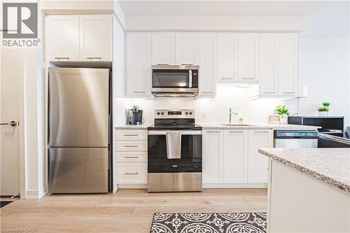 385 Winston Road Unit# 1710, Grimsby, ON - Indoor Photo Showing Kitchen With Stainless Steel Kitchen With Upgraded Kitchen