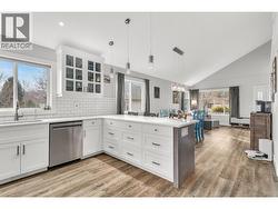 Lovely renovated kitchen - 