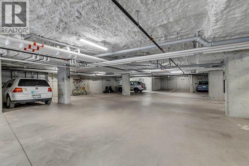 1800 Richter Street Unit# Ph3, Kelowna, BC - Indoor Photo Showing Garage