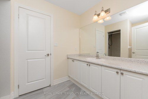 4516 Eclipse Way, Niagara Falls, ON - Indoor Photo Showing Bathroom