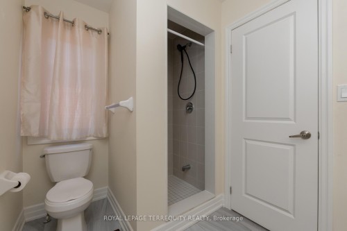 4516 Eclipse Way, Niagara Falls, ON - Indoor Photo Showing Bathroom