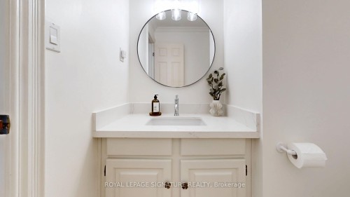 4086 Summit Court, Mississauga, ON - Indoor Photo Showing Bathroom