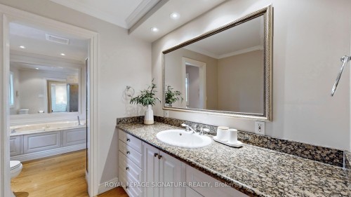 4086 Summit Court, Mississauga, ON - Indoor Photo Showing Bathroom