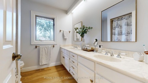 4086 Summit Court, Mississauga, ON - Indoor Photo Showing Bathroom