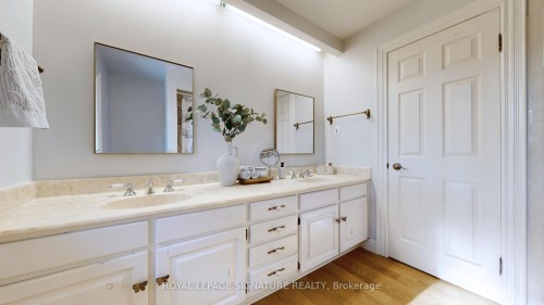 4086 Summit Court, Mississauga, ON - Indoor Photo Showing Bathroom