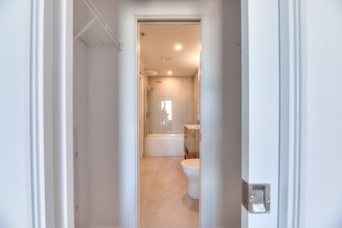 Bathroom - 809-1971 Rue Du Havre, Montréal (Ville-Marie), QC - Indoor Photo Showing Bathroom