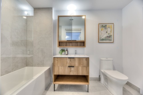 Bathroom - 809-1971 Rue Du Havre, Montréal (Ville-Marie), QC - Indoor Photo Showing Bathroom