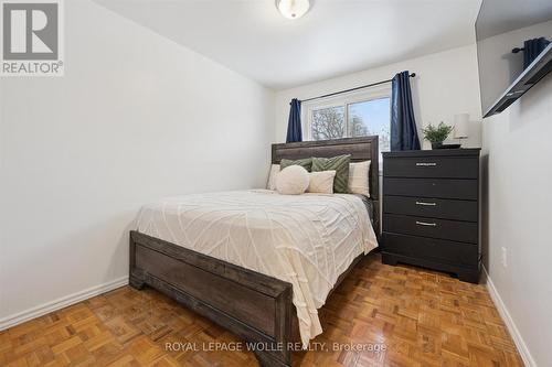 11 Ingleside Drive, Kitchener, ON - Indoor Photo Showing Bedroom