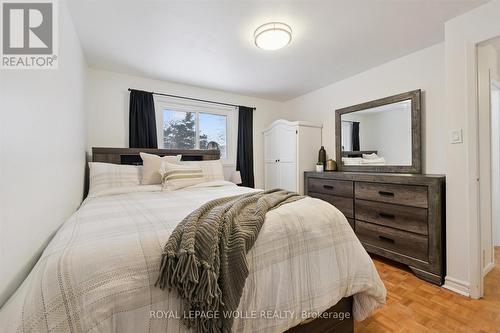 11 Ingleside Drive, Kitchener, ON - Indoor Photo Showing Bedroom