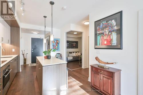 332 - 1575 Lakeshore Road W, Mississauga, ON - Indoor Photo Showing Kitchen With Upgraded Kitchen