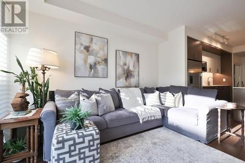 332 - 1575 Lakeshore Road W, Mississauga, ON - Indoor Photo Showing Living Room