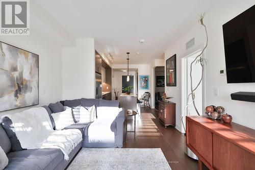 332 - 1575 Lakeshore Road W, Mississauga, ON - Indoor Photo Showing Living Room