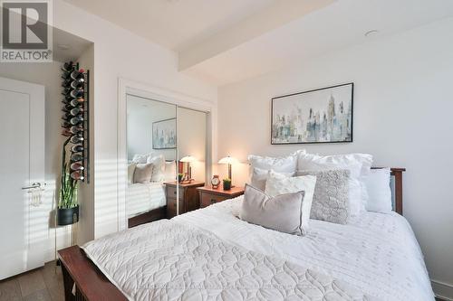332 - 1575 Lakeshore Road W, Mississauga, ON - Indoor Photo Showing Bedroom