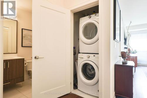 332 - 1575 Lakeshore Road W, Mississauga, ON - Indoor Photo Showing Laundry Room