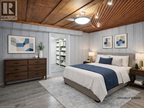 773 Queensdale Avenue E, Hamilton, ON - Indoor Photo Showing Bedroom