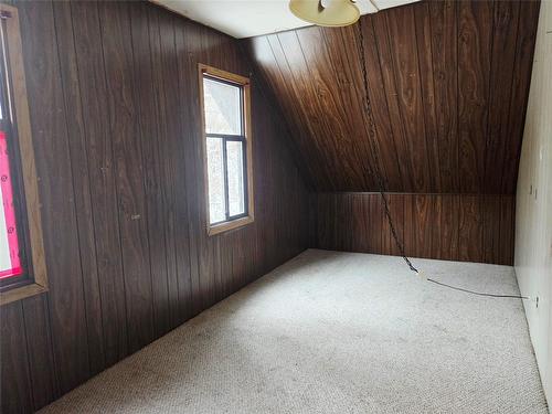 370 Leadenhall Street, Kimberley, BC - Indoor Photo Showing Other Room