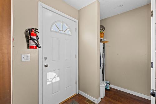 715 9Th Avenue, Creston, BC - Indoor Photo Showing Other Room