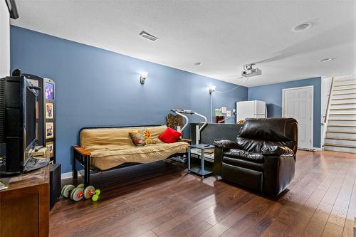 715 9Th Avenue, Creston, BC - Indoor