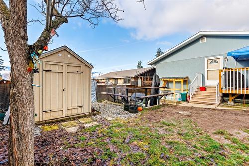 715 9Th Avenue, Creston, BC - Outdoor